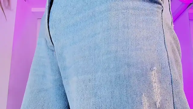 ashvalentine  online show from April 9, 7:52 pm