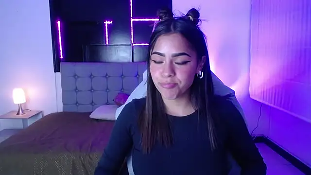  chloe 1 online show from March 19, 9:30 pm