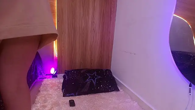 kiara lp online show from March 19, 3:11 am