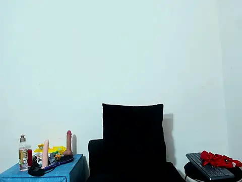 queenstarhy online show from May 15, 11:51 pm