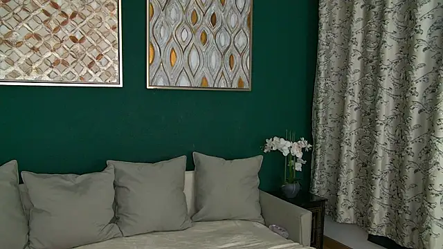 SkinnyNatty online show from April 2, 3:48 am