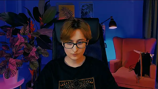 LixeLuna online show from April 1, 1:41 pm