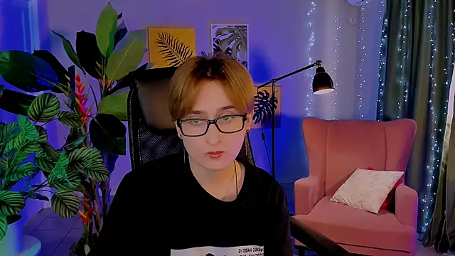 LixeLuna online show from March 21, 8:19 am