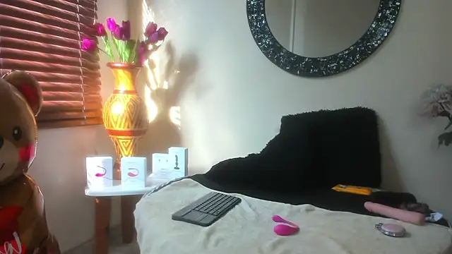 Maye Milf  online show from April 6, 1:01 pm