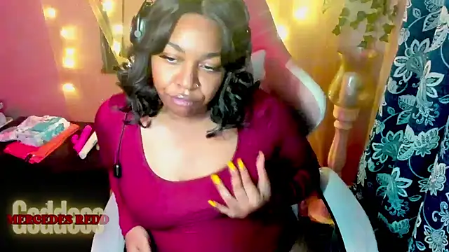 Goddess MercedesRedd online show from May 3, 1:36 pm