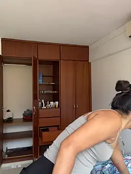 Sweetroseof online show from April 7, 5:15 pm