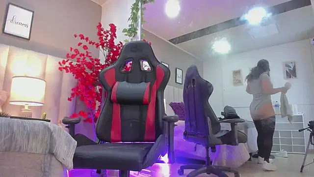 Kiara Kismet  online show from April 13, 9:37 pm