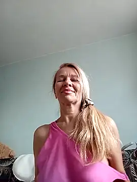 ViktoriaSexi1 online show from March 20, 6:18 am