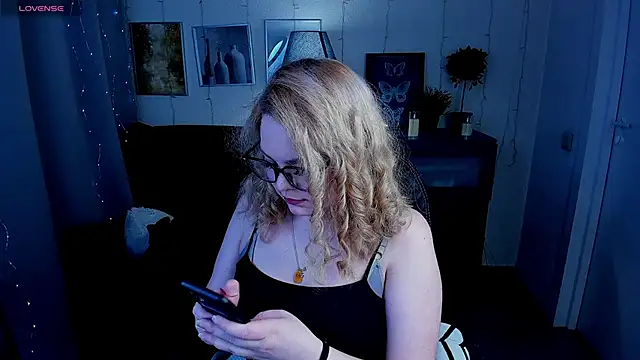 AmeliaMerris online show from April 21, 8:49 pm