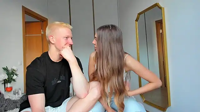 StepSisandStepBro online show from April 17, 5:37 pm