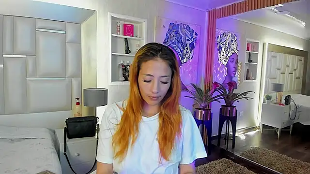 ZoeTaylorl online show from April 4, 12:37 pm