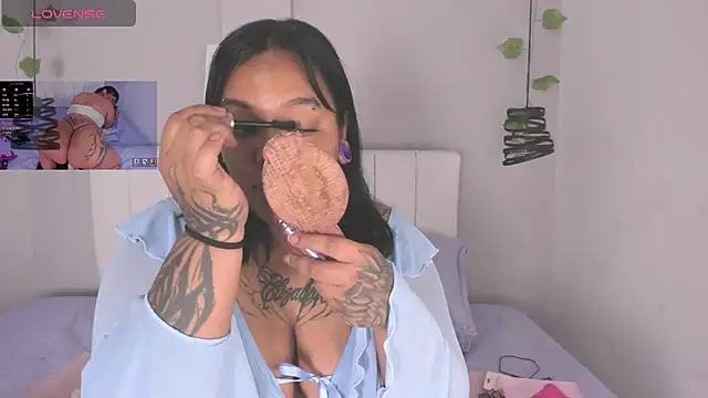 scarletth jhonsom1 online show from April 8, 5:20 am