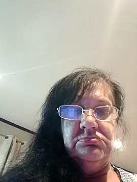 DearestOregano9999 online show from April 5, 4:33 am