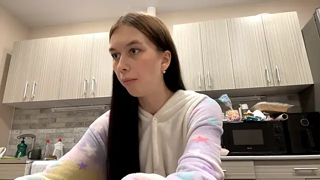 LaraDraggoo online show from March 30, 8:41 pm