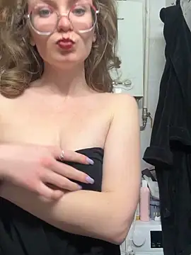 Hii Adel online show from April 17, 9:17 pm