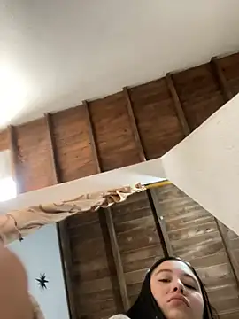 val demmon online show from March 6, 2:01 pm