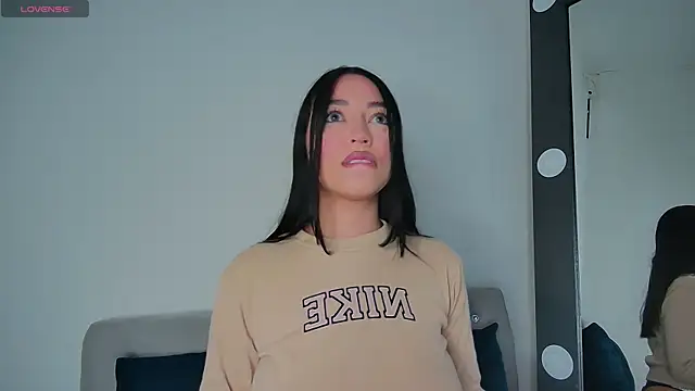 AnthonellaSweet  online show from March 31, 3:06 am