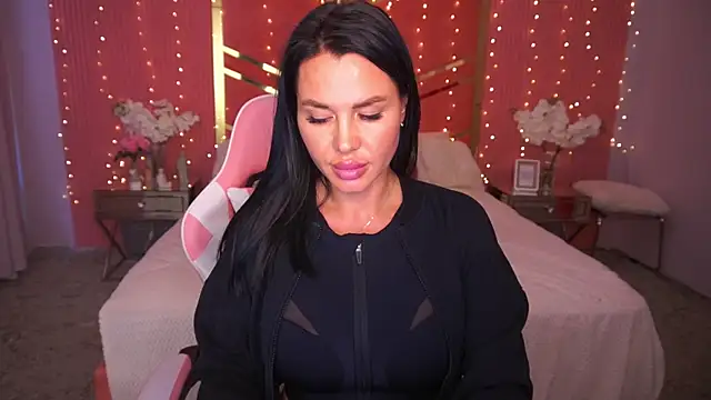 Casey Min online show from March 28, 2:27 pm