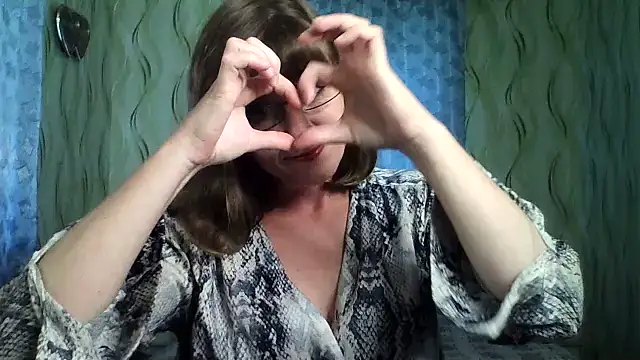 Alisaprice077 online show from August 7, 7:26 am