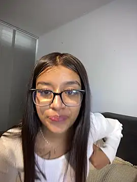 chanell pinkk online show from April 16, 1:33 pm