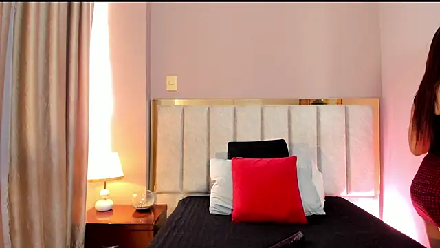 FreyaCameron online show from April 22, 1:30 pm