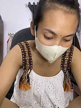 -Lilyn- online show from March 21, 12:54 pm