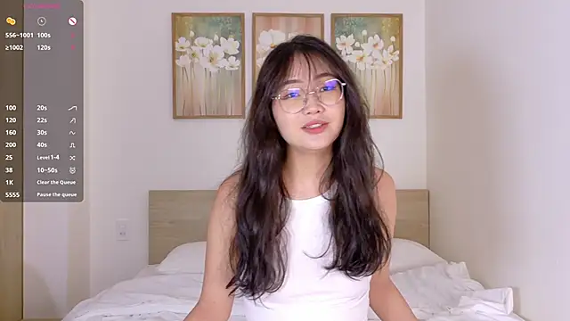 pinkyblooom online show from March 25, 9:12 am