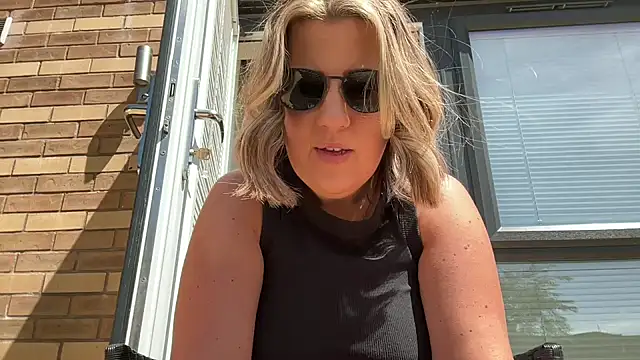 annabellewarick online show from May 30, 11:52 am
