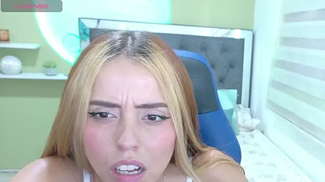 ariah cute online show from June 25, 7:26 pm