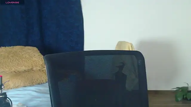 V ALERY online show from April 29, 4:05 am