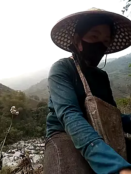 Bling-pusy online show from March 27, 9:10 am