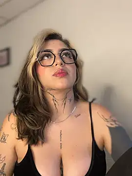 CarolQueen1  online show from March 13, 2:40 pm