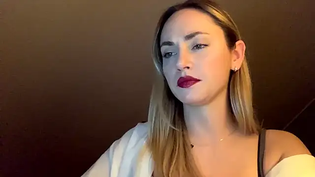 ScarlettSensitive online show from March 24, 9:31 pm