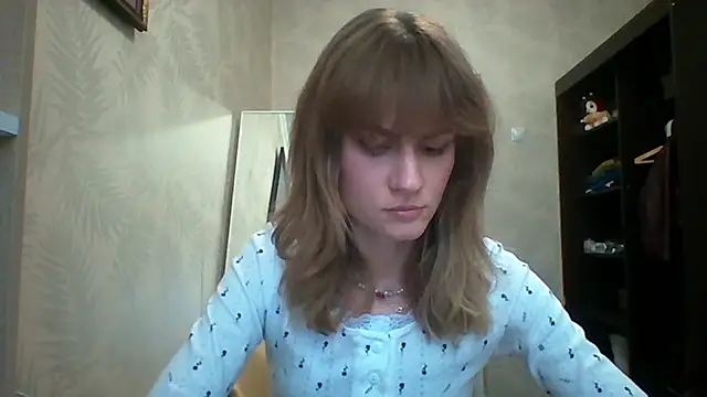 ElenoreHolguin online show from April 18, 1:24 pm