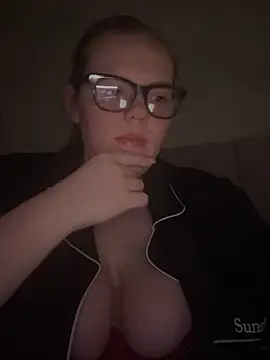 MissMilly050 online show from April 3, 7:01 pm