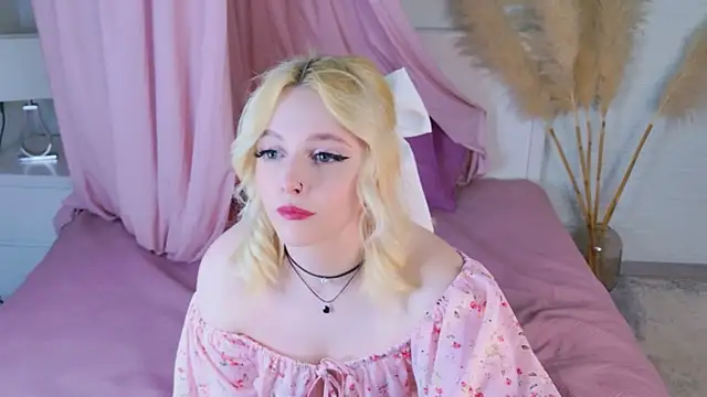 Sabrina Roose online show from March 19, 1:26 pm