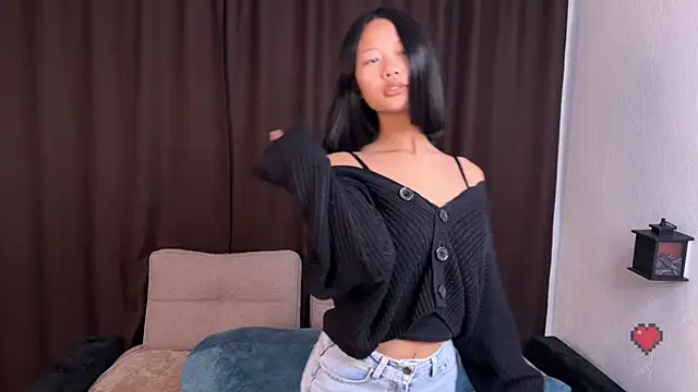 MadnessQueen online show from April 16, 8:19 pm