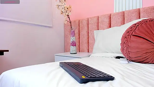 Skarlet Kiss online show from April 17, 9:50 pm