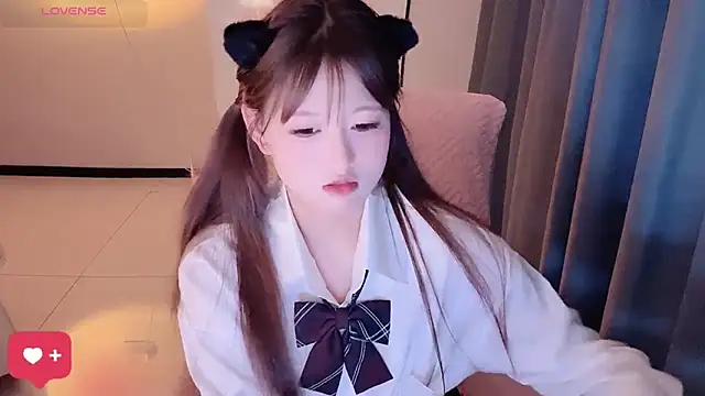 winnie-ww online show from May 13, 9:26 am