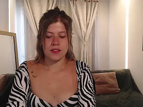 Moonna linnda online show from March 13, 2:07 pm