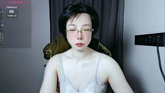 lin lin 520 520 online show from May 18, 4:02 pm