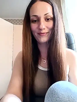 LunaCrystall online show from April 26, 4:05 pm