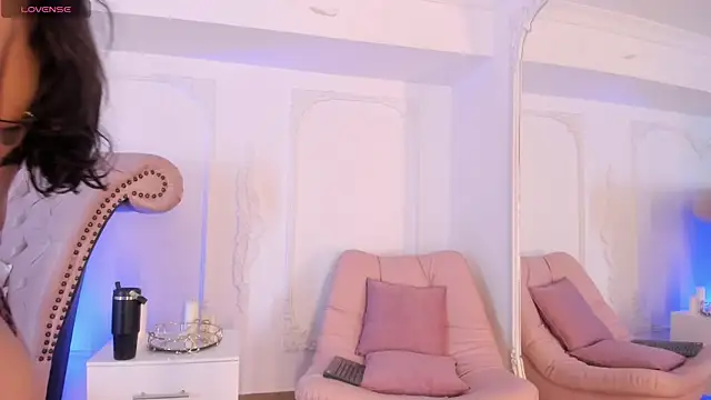 LucianaBlanco  online show from June 18, 8:36 pm