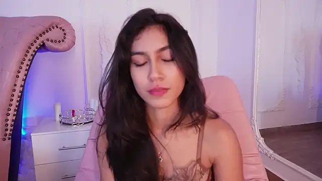 LucianaBlanco  online show from July 12, 10:10 pm