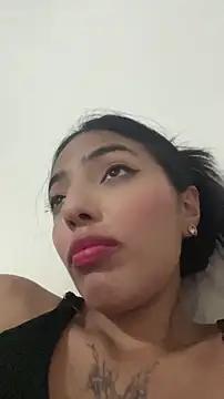 sylphiee  online show from April 27, 2:41 am