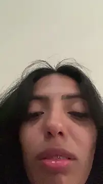 sylphiee  online show from April 8, 11:45 am