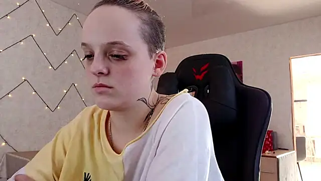 Ellafub online show from March 11, 7:45 am