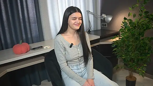 DevoraHondel online show from March 12, 8:17 am