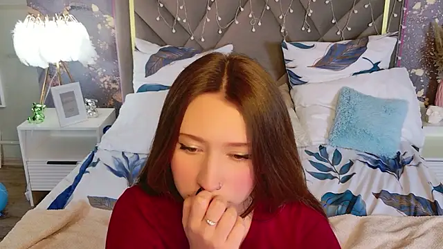 EvaMorries online show from March 13, 5:47 pm