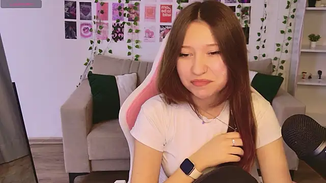 EvaMorries online show from March 18, 5:51 pm